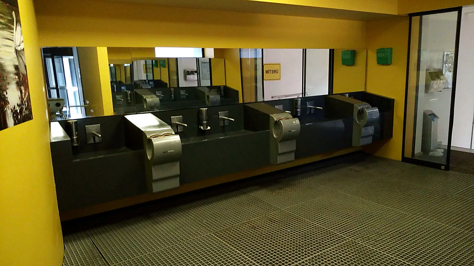Fabrika Antrasit Lavabo Hattı – Kaan Mobilya akrilik uygulama